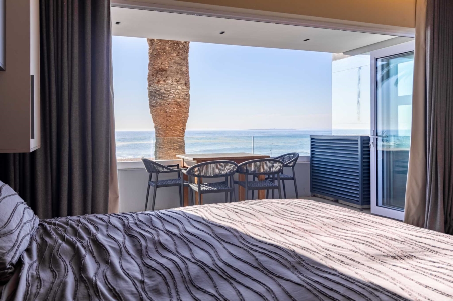 2 Bedroom Property for Sale in Sea Point Western Cape